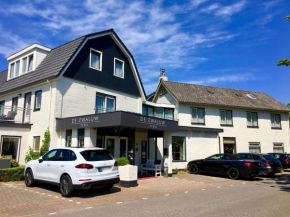  Boutique Hotel de Zwaluw  Де-Коог